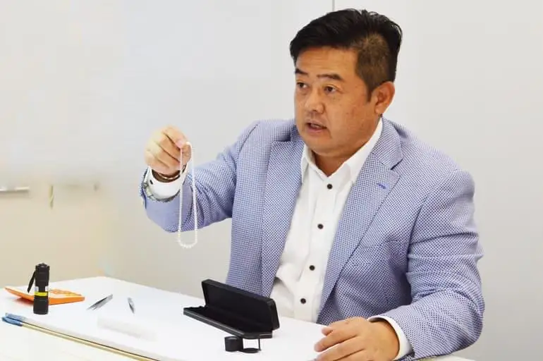 多くのダイヤモンドビジネスに精通しているから
